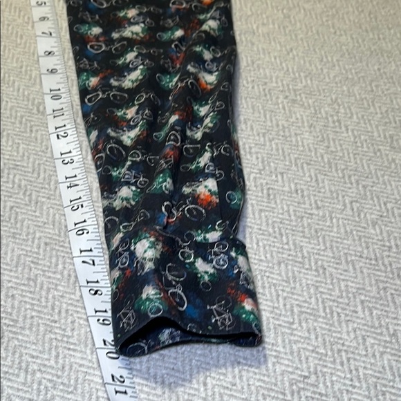 A Fish Named Fred Bicycle Patterned dress Shirt. Size Medium. - Picture 9 of 11